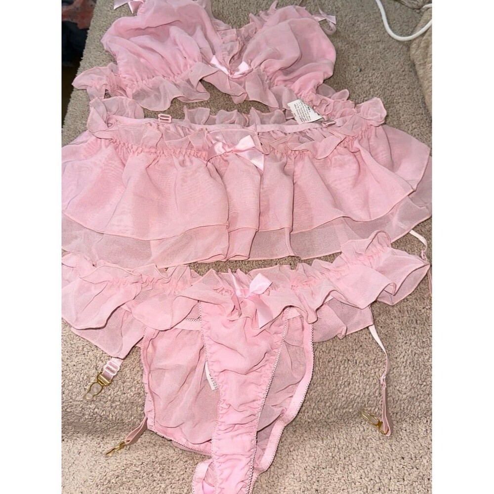 Pink ruffle bow set